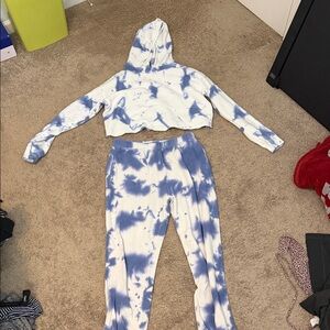Blue and White Tie-Dye Hoodie and Pants Set (pants are a large and top is med)